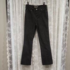 LEVI'S "PERFECTLY SLIMMING BOOTCUT 512" JEANS